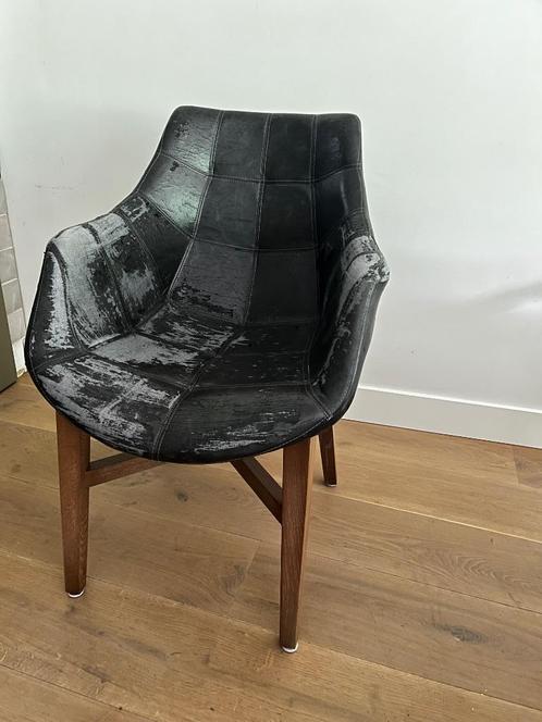 Gratis eetkamerstoelen af te halen (4 stuks), Huis en Inrichting, Stoelen, Gebruikt, Vier, Hout, Leer, Grijs, Ophalen
