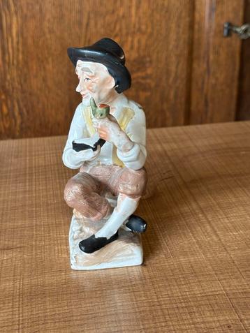 Vintage Porseleinen Beeldje Lezende Man beschikbaar voor biedingen
