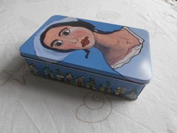 blik koekblik met schilderij vrouw en huizen grachtenpand beschikbaar voor biedingen