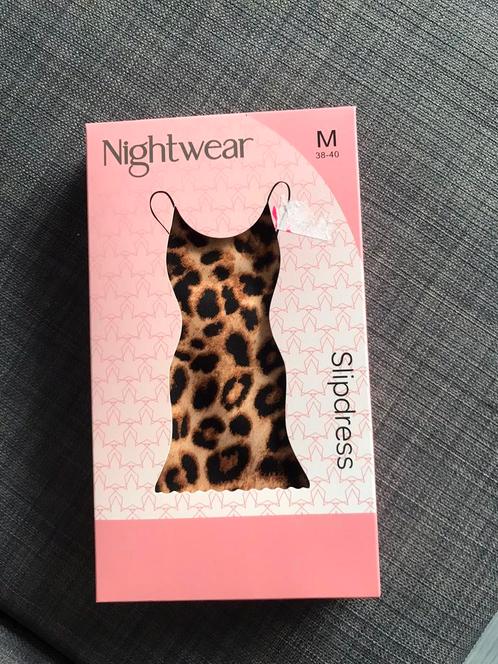 in Doosje:2 Nieuwe Slipdresses maat M-1 Animalprint+1 zwarte, Kleding | Dames, Ondergoed en Lingerie, Nachtkleding, Overige kleuren