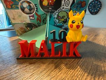 Gepersonaliseerde Taart Decoratie - Eigen Naam & Pikachu etc beschikbaar voor biedingen