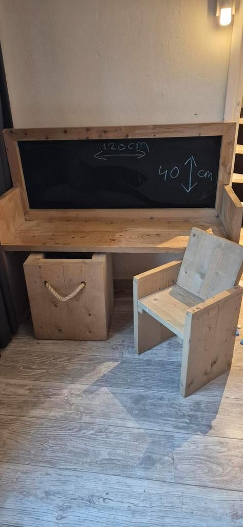 Steigerhouten kindertafel, Kinderen en Baby's, Kinderkamer | Tafels en Stoelen, Gebruikt, Tafel(s), Ophalen