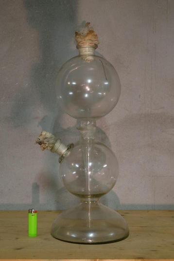 Groot laboratorium glas  vintage  beschikbaar voor biedingen