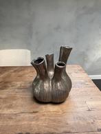 Tulpenvaas in knoflookbol, Huis en Inrichting, Woonaccessoires | Vazen, Overige kleuren, Aardewerk of Porselein, Ophalen of Verzenden