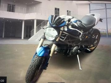  Hele mooie Ducati monster 1100 (bj 2011) beschikbaar voor biedingen