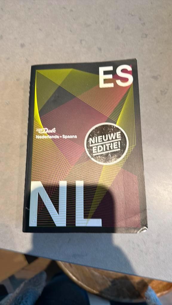 Van Dale Pocketwoordenboek Nederlands-Spaans, Boeken, Woordenboeken, Zo goed als nieuw, Nederlands, Van Dale, Ophalen of Verzenden