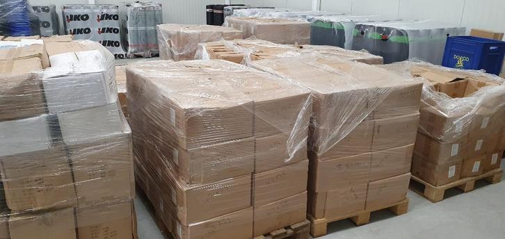 20 pallets schroeven , zie foto type schroef ,alle maten, Doe-het-zelf en Verbouw, IJzerwaren en Bevestigingsmiddelen, Nieuw, Schroeven