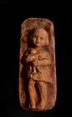 Wand plaquette in reliëf Meisje met pop Hanna Mobach 1960, Antiek en Kunst, Antiek | Keramiek en Aardewerk, Ophalen of Verzenden