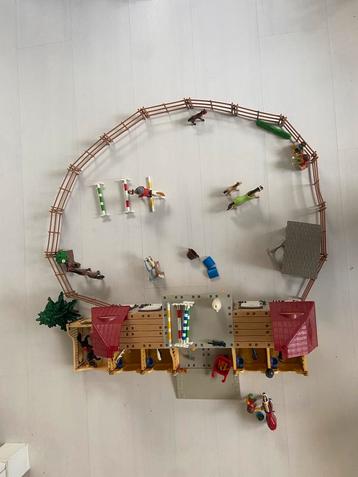 Playmobil manege beschikbaar voor biedingen