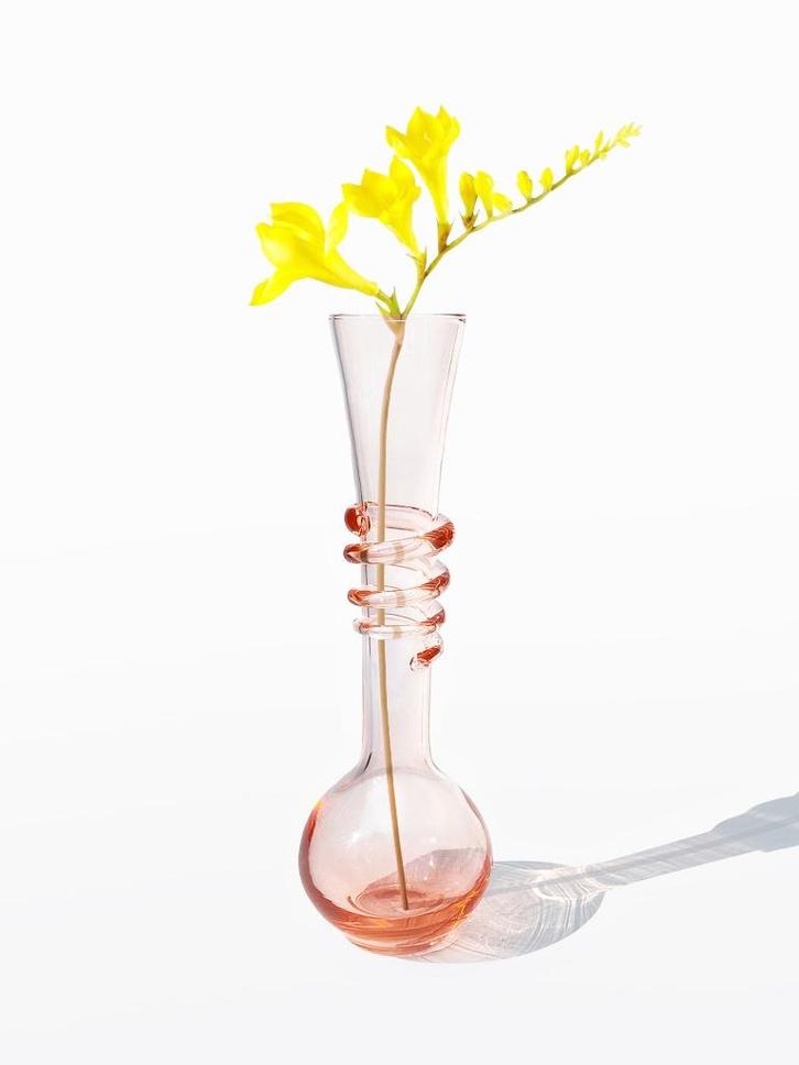 Vaasje met swirl, zalm roze glas, Vintage, Antiek en Kunst, Antiek | Glas en Kristal, Verzenden