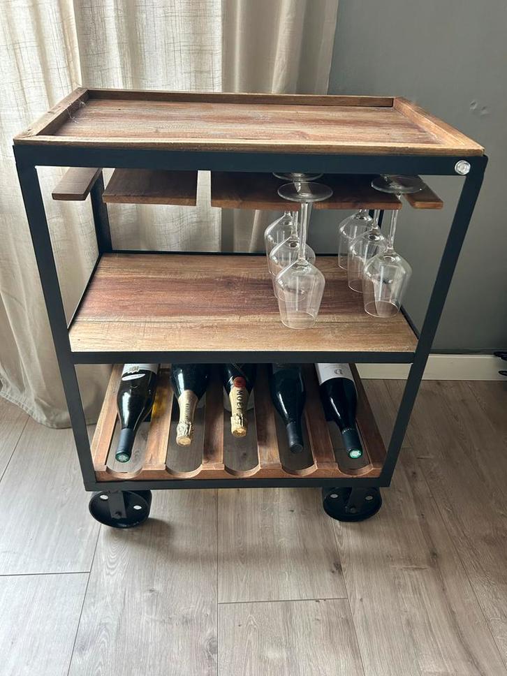 Wijnkastje Hout & Zwart Staal - Op Wielen, Huis en Inrichting, Barren, Zo goed als nieuw, Ophalen