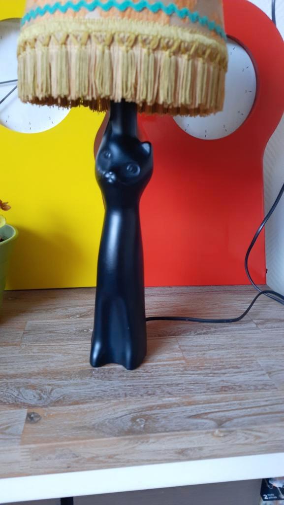 Glazen fles poes. nu tafellamp creatie,lees de beschrijving, Huis en Inrichting, Lampen | Tafellampen, Zo goed als nieuw, Minder dan 50 cm