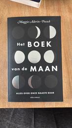 Maggie Aderin-Pocock - Het boek van de maan, Ophalen of Verzenden, Gelezen, Maggie Aderin-Pocock