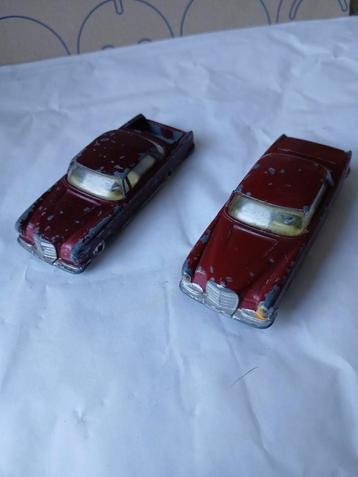 2x Mercedes 220 SE coupé.  Corgi toys, opknapper  beschikbaar voor biedingen