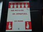 Boek: Rie Cramer - Van meisjes en jongens (gelezen), Gelezen, Ophalen of Verzenden, Fictie algemeen