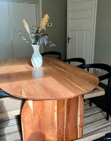 Oval dining table in acacia wood 200x100 cm beschikbaar voor biedingen