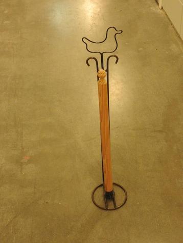 wcrol-standaard metaal met houten stok. Eend. Nieuwstaat. beschikbaar voor biedingen