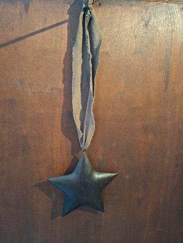 Metalen Ster aan Lint - Decoratie beschikbaar voor biedingen