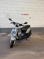 Piaggio Zip 4T begrensd, Fietsen en Brommers, Scooters | Piaggio, Ophalen, Gebruikt, Zip, Benzine