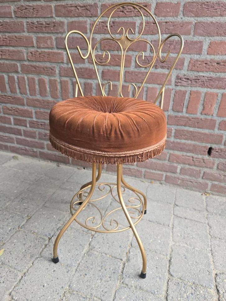 Retro Boudoir Stoeltje - Jaren 50, Huis en Inrichting, Stoelen, Gebruikt, Eén, Metaal, Stof, Bruin, Ophalen of Verzenden