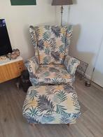 Moet snel weg! Ikea Strandmom stoel + poef blaadjesmotief, Huis en Inrichting, Fauteuils, Ophalen, 75 tot 100 cm, Zo goed als nieuw
