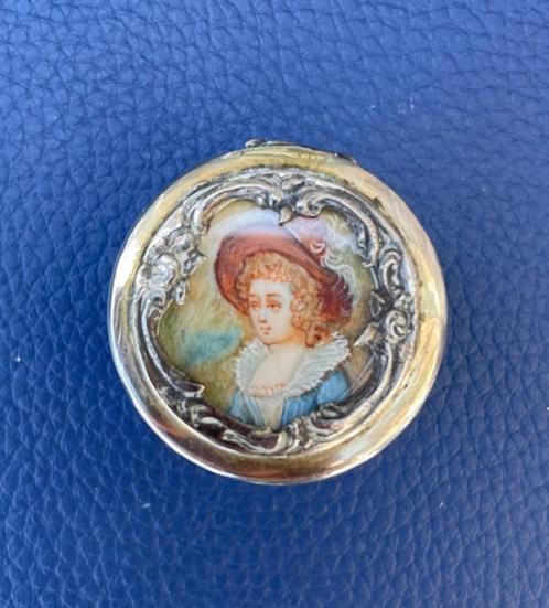 Massief Franse zilveren snuif/pillendoos, Antiek en Kunst, Antiek | Goud en Zilver, Zilver, Ophalen of Verzenden