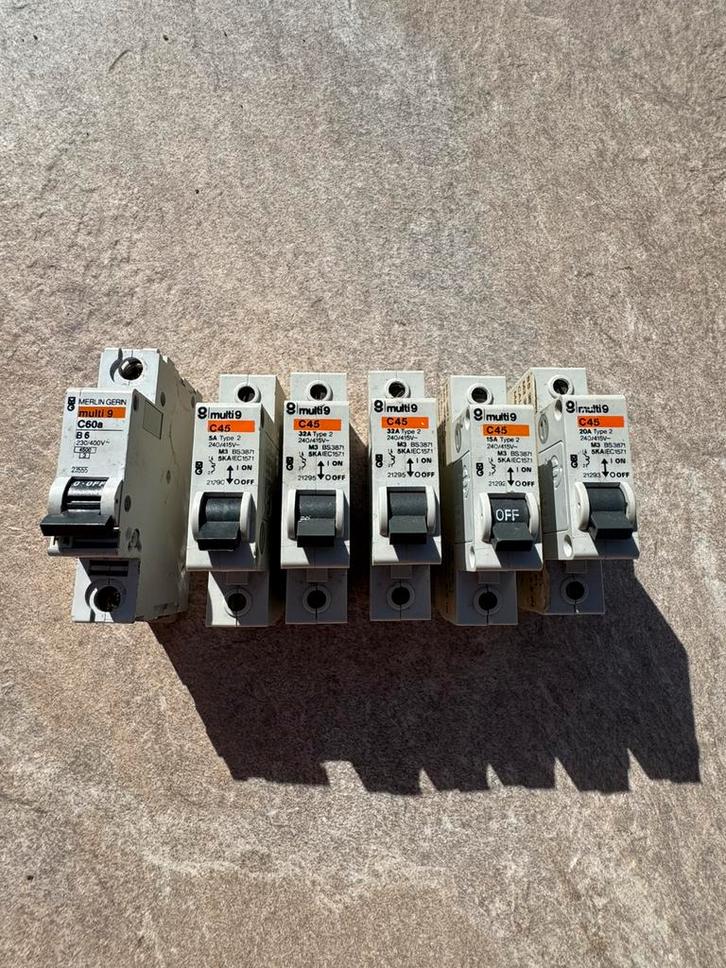 6x Merlin Gerin / Multi9 diverse installatieautomaten, Hobby en Vrije tijd, Elektronica-componenten, Gebruikt, Ophalen of Verzenden
