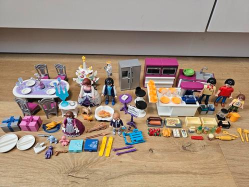 Playmobil 5582 keuken met kookeiland en 9485 kerstfeest, Kinderen en Baby's, Speelgoed | Playmobil, Zo goed als nieuw, Ophalen of Verzenden