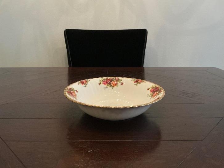 Royal Albert Old Country Rose serveerschaal, schaal, Verzamelen, Porselein, Kristal en Bestek, Zo goed als nieuw, Bord of Schaal
