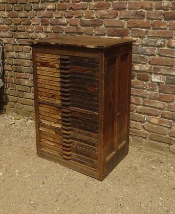 oude letterkast uit drukkerij kast fourniturenkast beschikbaar voor biedingen