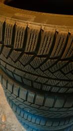 Set winterbanden 225/45 R18 H XL Continental, Ophalen, Zo goed als nieuw