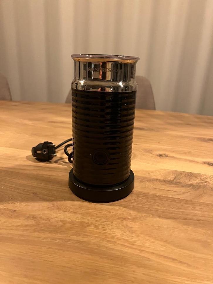 Nespresso melkopschuimer, Witgoed en Apparatuur, Melkopschuimers, Zo goed als nieuw, Elektrische melkopschuimer, Ophalen
