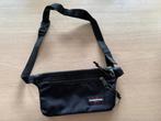 Eastpak crossbody heuptasje zwart 24x13 cm Sommar, Sieraden, Tassen en Uiterlijk, Tassen | Schoudertassen, Ophalen of Verzenden