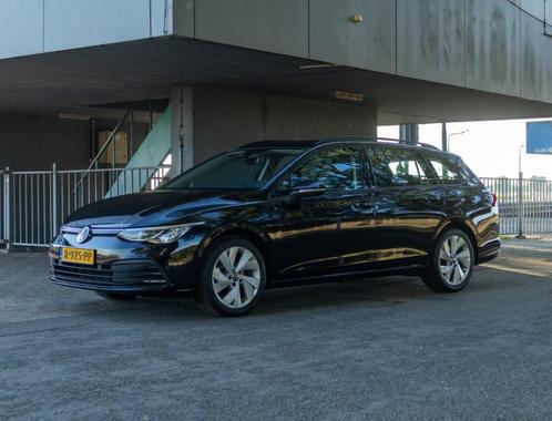 Volkswagen Golf VIII Variant 1.0 TSI 110pk 2022 Zwart, Auto's, Volkswagen, Particulier, Golf Variant, ABS, Adaptive Cruise Control