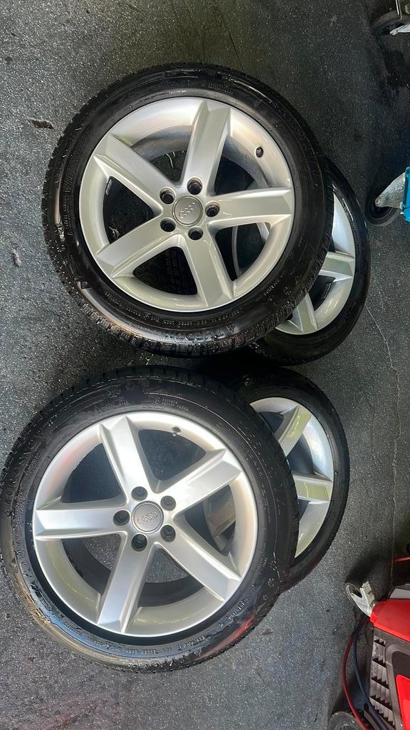 ✅ Originele 17 inch velgen Audi A5 winterbanden s-line❄️, Auto-onderdelen, Banden en Velgen, Banden en Velgen, Winterbanden, 17 inch
