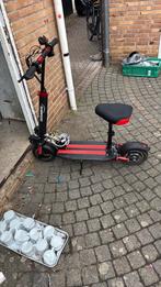 Het is een sunnigoo de kleuren zij wart en rood, Fietsen en Brommers, Steps, Ophalen, Zo goed als nieuw, Overige typen, Scooter 🛴