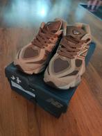 New balance 9060 41,5, Kleding | Dames, Schoenen, Beige, Ophalen of Verzenden, Sneakers of Gympen, Zo goed als nieuw