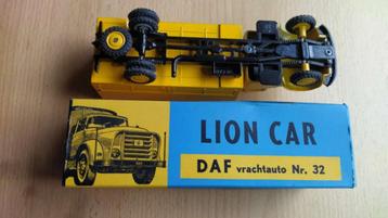LION CAR DAF TORPEDOFRONT, NIEUWSTAAT, MET DOOS, E 75 VAST beschikbaar voor biedingen