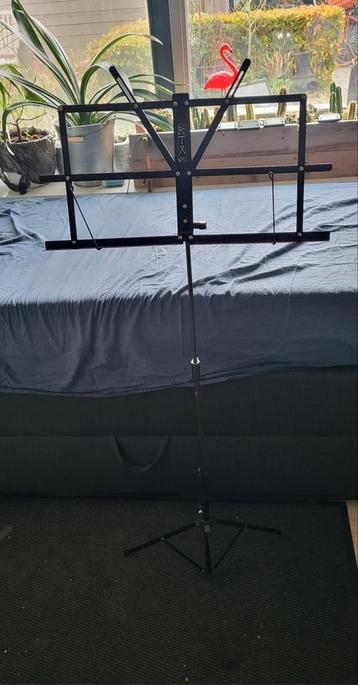 RTX Opvouwbare Muzieklessenaar - Gebruikt beschikbaar voor biedingen