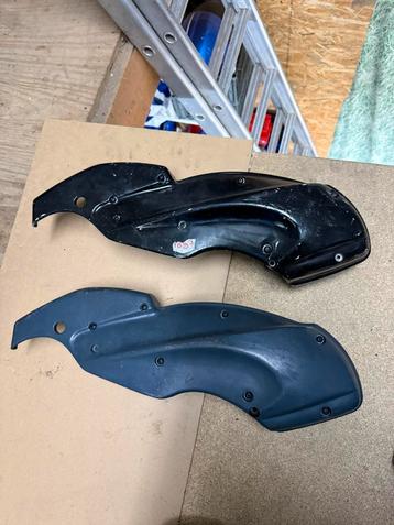 Gilera runner 125/180 luchfilterbox beschikbaar voor biedingen