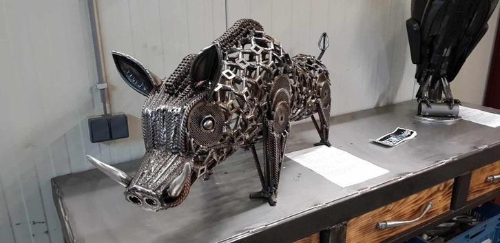 Zwijn gemaakt van gehaktmolen messen, Antiek en Kunst, Kunst | Beelden en Houtsnijwerken, Ophalen