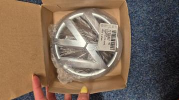Vw logo chroom  beschikbaar voor biedingen