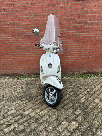 Vespa lx50 beschikbaar voor biedingen