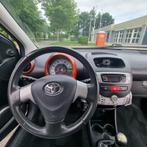 Toyota Aygo 1.0 12V Vvt-i 5DRS 2013 Grijs Airco (2e eig.), Voorwielaandrijving, Zwart, 4 stoelen, Origineel Nederlands