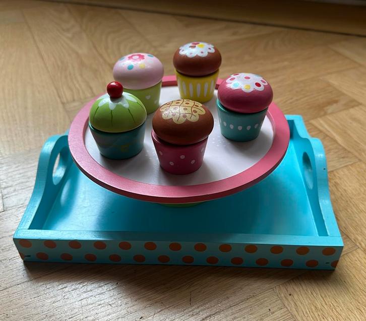 Houten taartjes, taartplateau en dienblad, Kinderen en Baby's, Speelgoed | Houten speelgoed, Zo goed als nieuw, Overige typen