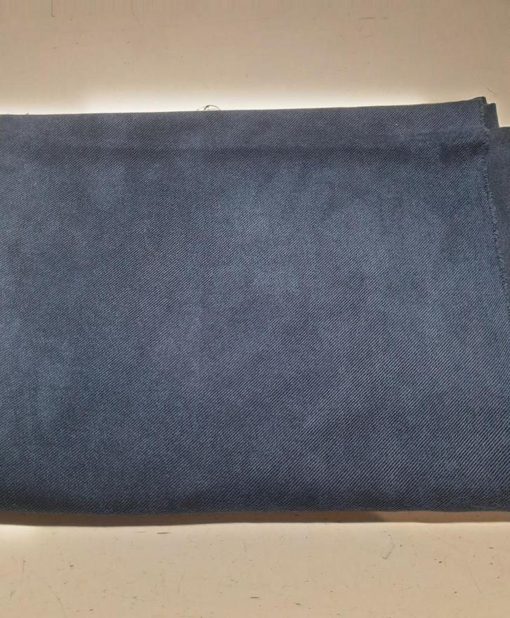 Suede twill blauw (111), Hobby en Vrije tijd, Stoffen en Lappen, Nieuw, Overige materialen, 120 cm of meer, 30 tot 200 cm, Blauw
