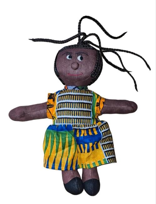 Afrikaanse zwarte lappenpop handgemaakt Togo, Kinderen en Baby's, Speelgoed | Knuffels en Pluche, Zo goed als nieuw, Overige typen