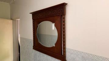 Antieke Spiegel met Houten Frame beschikbaar voor biedingen