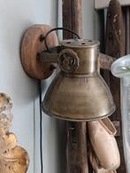 Industriële wandlamp in patina metaal, Ophalen of Verzenden, Metaal