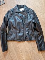 Zwart kort biker mode jasje in maat S zacht materiaal, Ophalen of Verzenden, Zo goed als nieuw, Maat 38/40 (M), Zwart